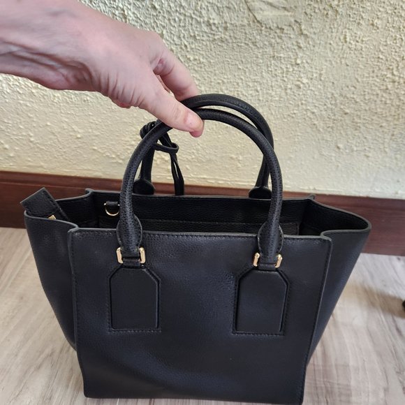 Like New Michael Kors Leather 2 way Shoulder Bag - Picture 3 of 13